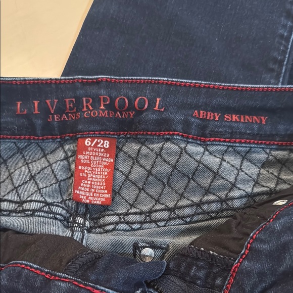 Dark Wash Liverpool Blue Abby Skinny Jeans Size 6/28 - Picture 6 of 7